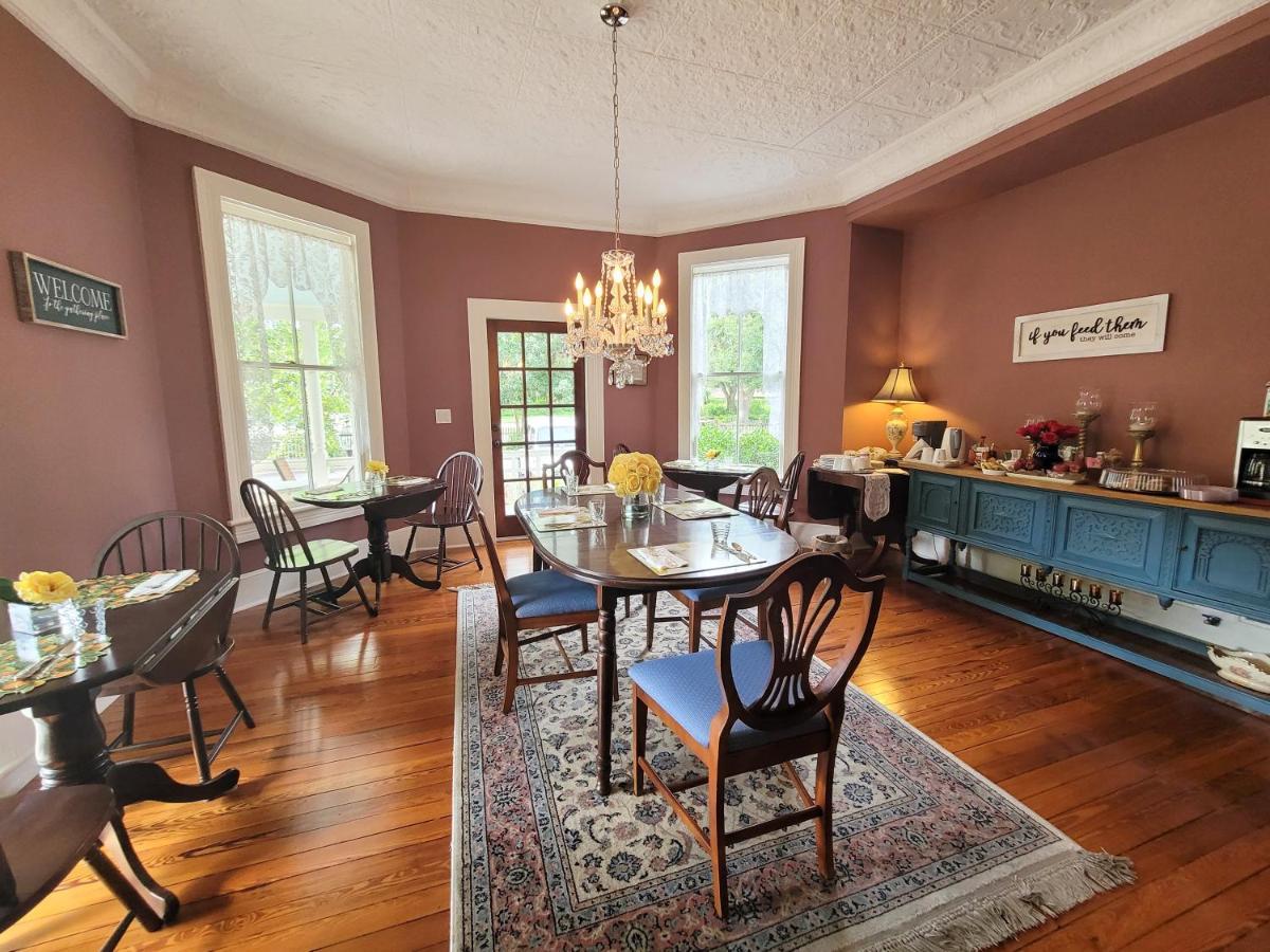 Camellia Rose Inn- King Room Southern Charm Γκέινσβιλ Εξωτερικό φωτογραφία